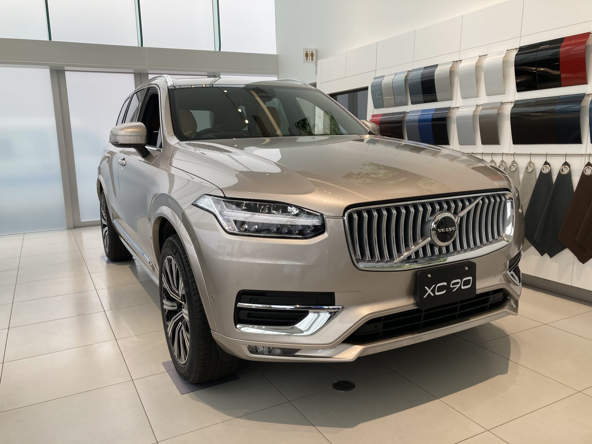 XC90 ブライトダスクメタリックが入荷致しました】 | ボルボ